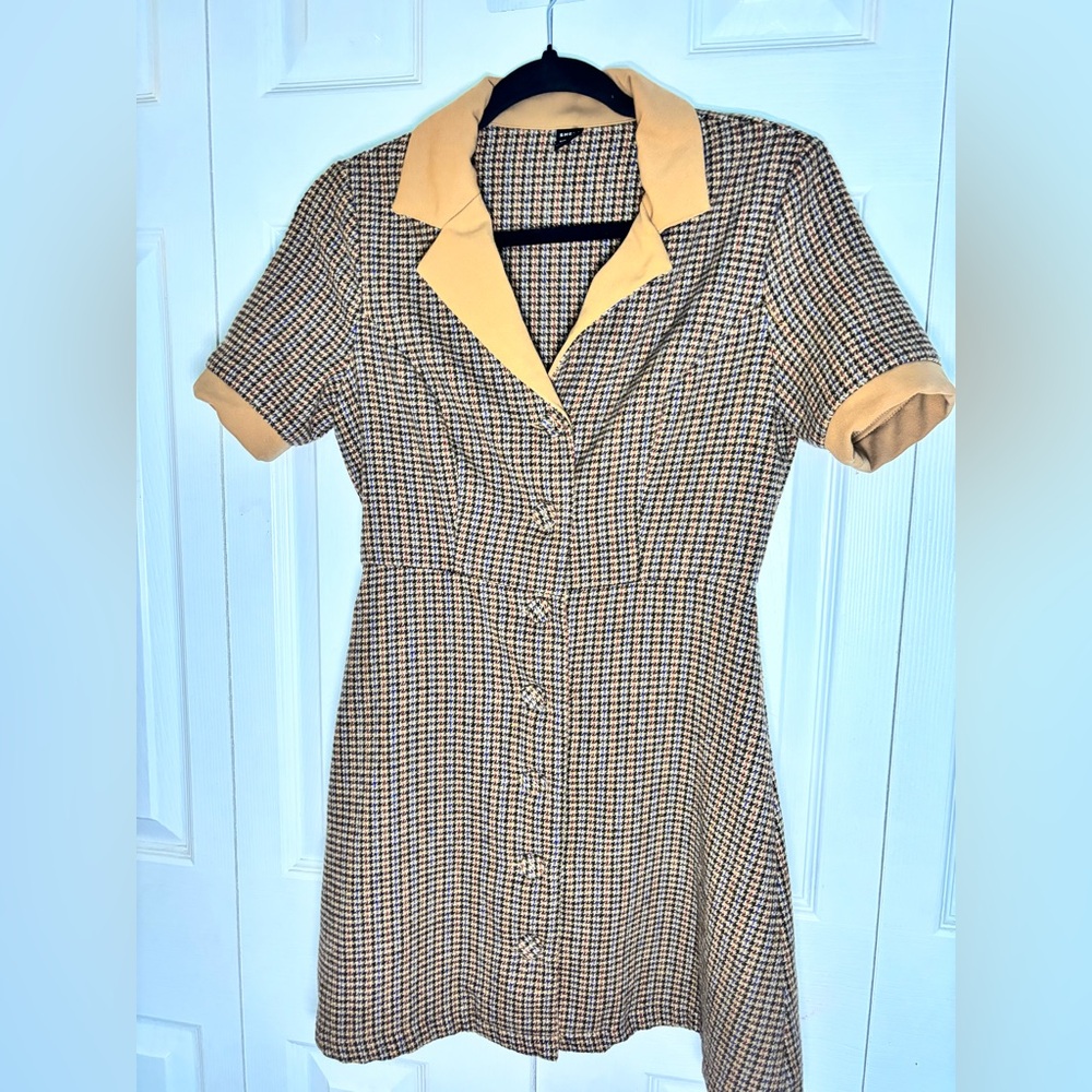 SHEIN Checkered Button Down Shirt with Tan Accents